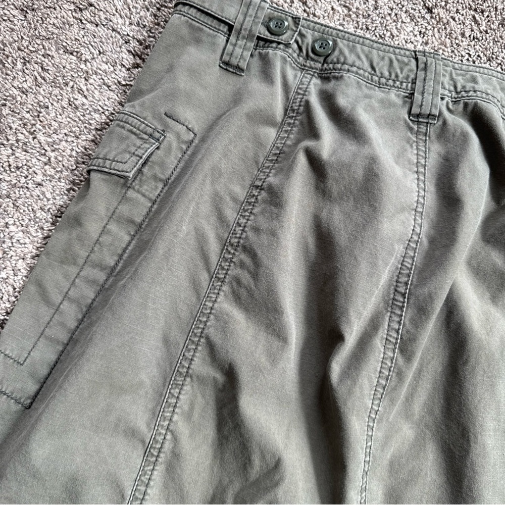 Tommy Hilfiger Women’s Size 8 Olive Green Cargo Pocket Skirt Adjustable Waist - Picture 9 of 10